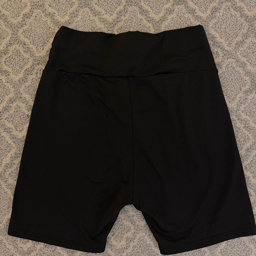 Lululemon Black Criss Cross Over Biker Shorts Size small - Picture 3 of 4